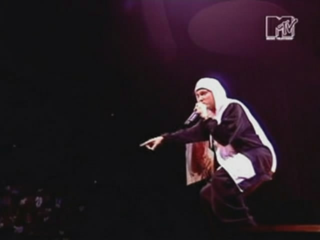 Eminem - Cleanin' Out My Closet & Lose Yourself Live MTV EMA 2002